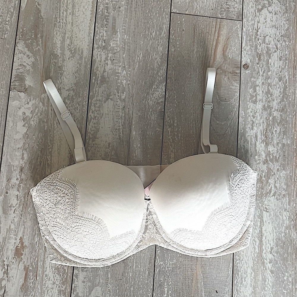 Victoria's Secret Cream Lace Strapless Bra